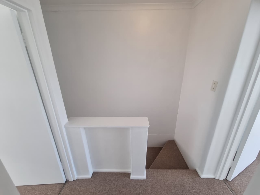 2 Bedroom Property for Sale in Claremont Upper Western Cape
